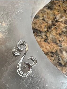 Jane Seymour necklace pendant